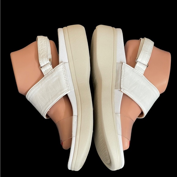 Vionic Karleen Wedge Sandals - Leather ivory white size 9 - Picture 5 of 12